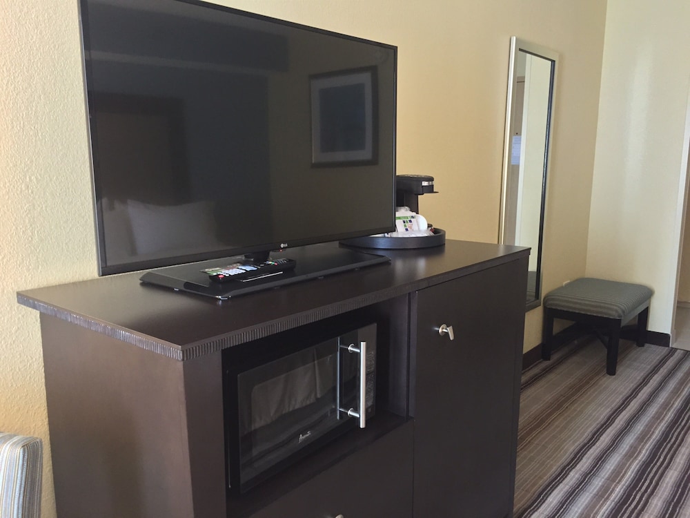 Holiday Inn Express Chicago NW - Arlington Heights, an IHG Hotel 46/54