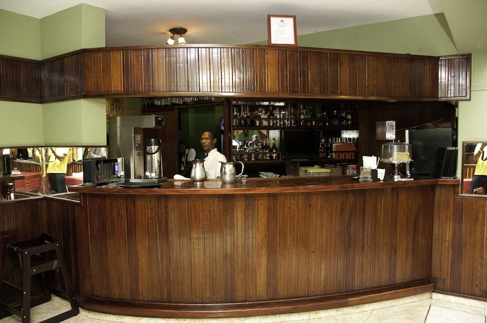 La Maison Hotel 4/52