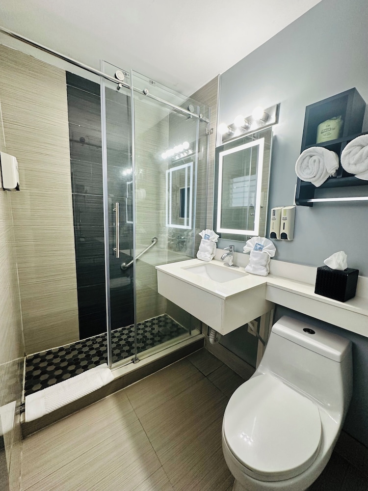 Standard, 2 Queen Beds, Bay View, Marion Motor Lodge 6/7