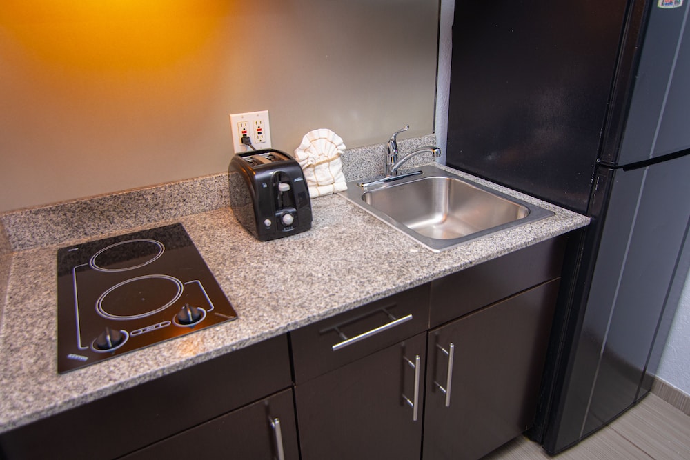 Studio 6 Extended Stay - Coral Springs, FL - Fort Lauderdale 37/60