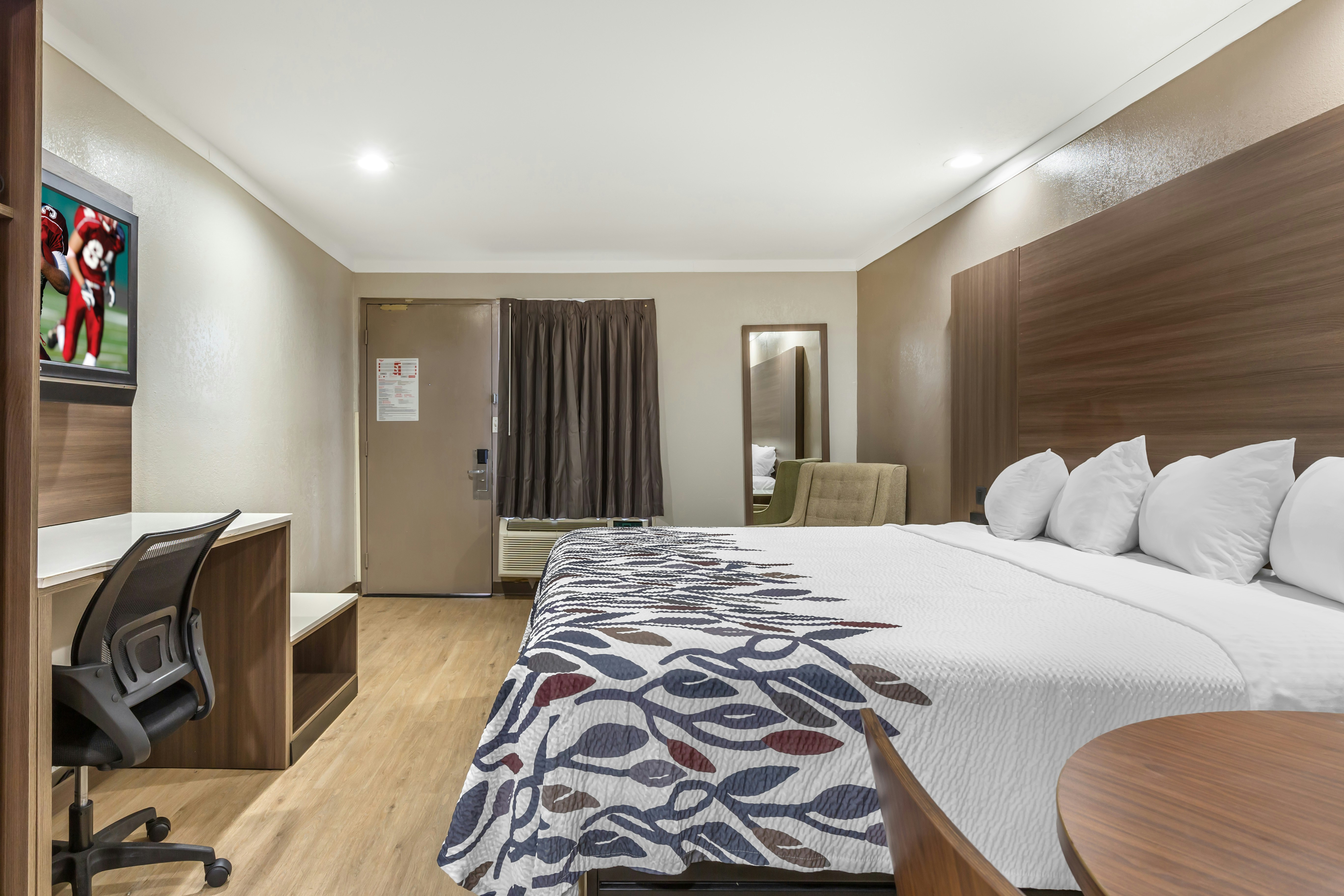 Deluxe, King Bed, Kitchen, Smoking