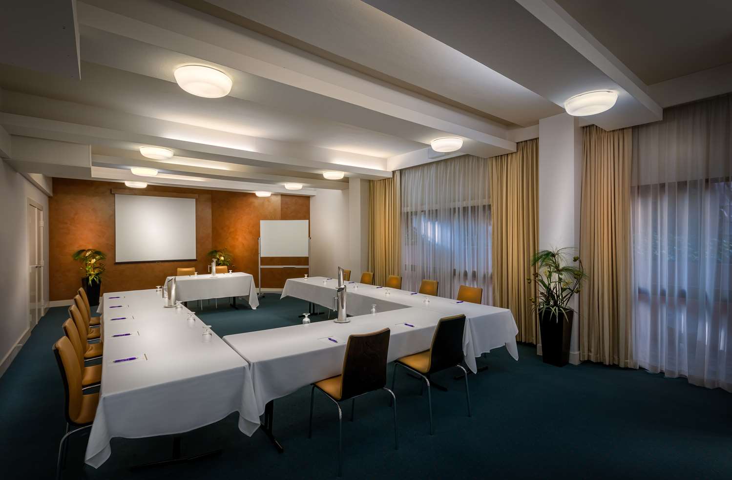 Best Western Plus Travel Inn Hotel 12/18