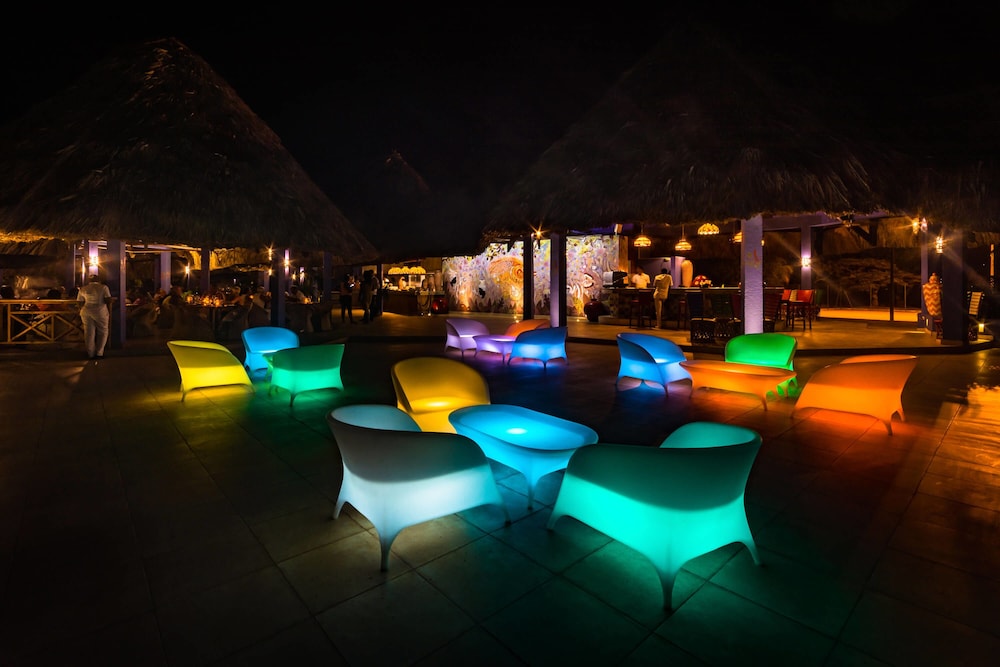 Royal Decameron Indigo Beach Resort and Spa 66/67