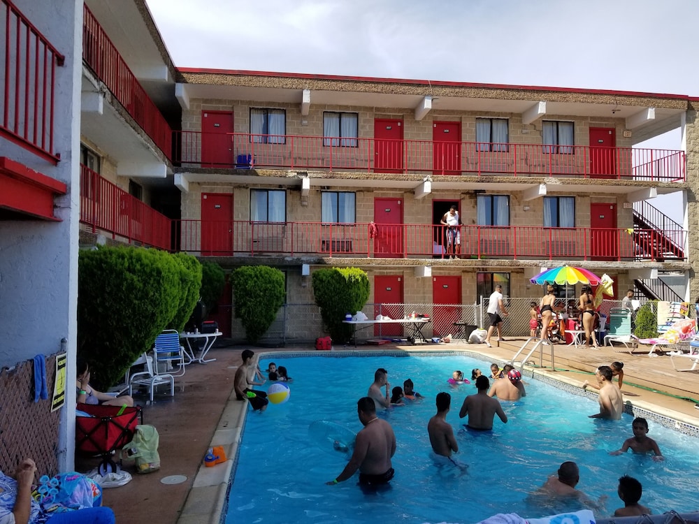 Cloud 9 Inn 1/29