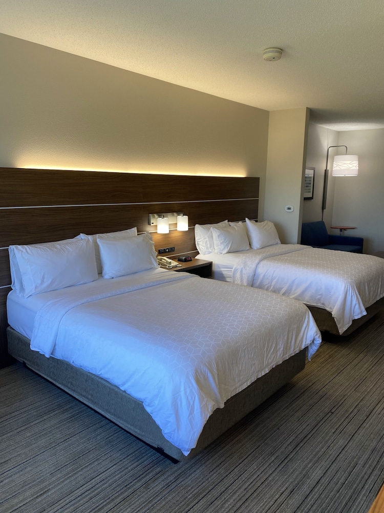 Holiday Inn Express Hotel Suites Opelika Auburn 23/71
