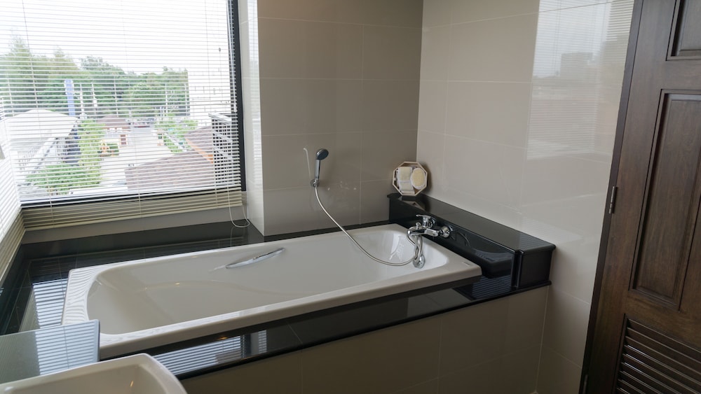 Visa Hotel Hua Hin 60/64