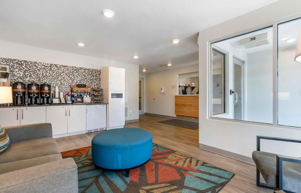 WoodSpring Suites Portland North Gresham 8/53