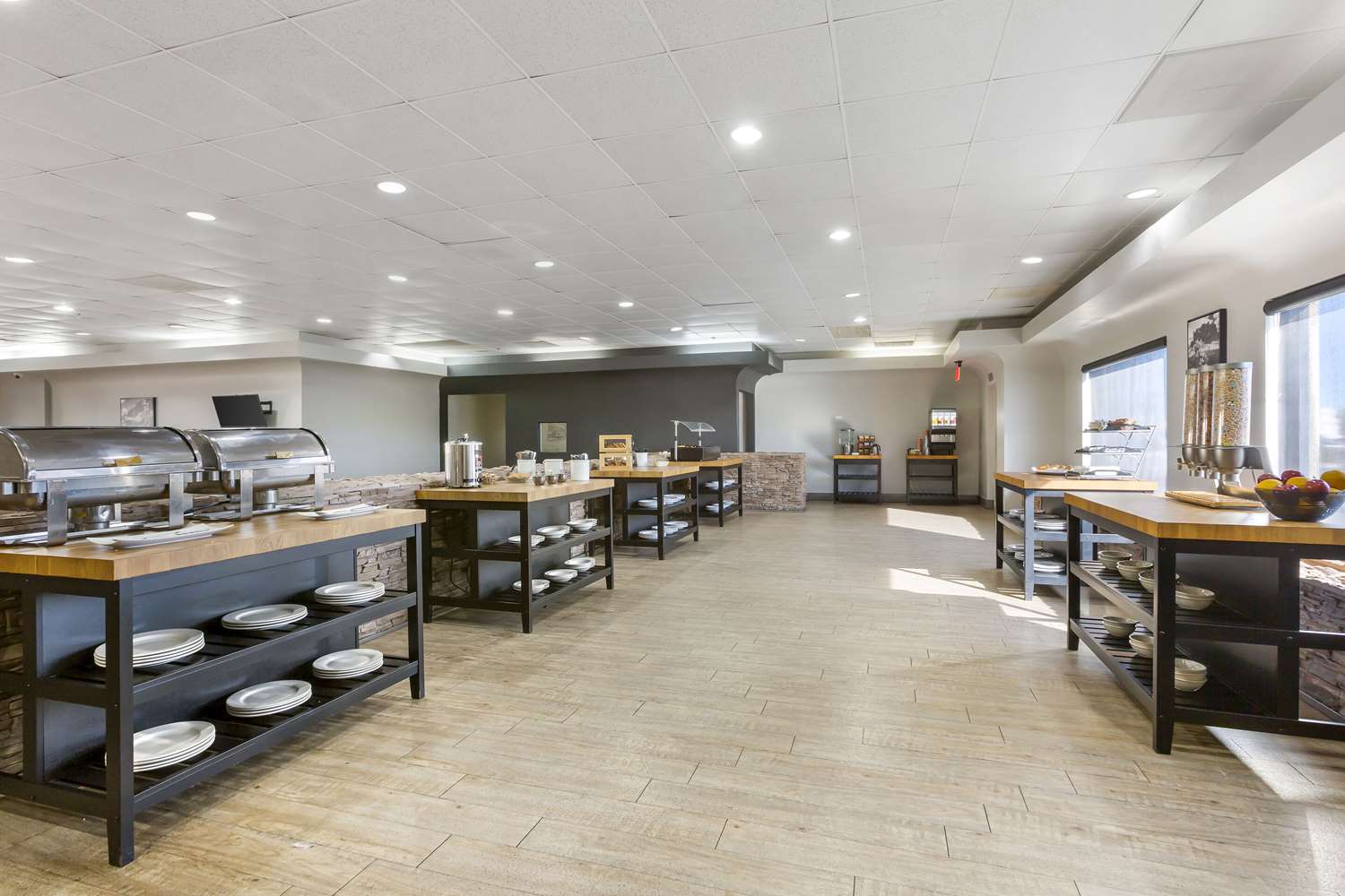 restaurant cafeteria