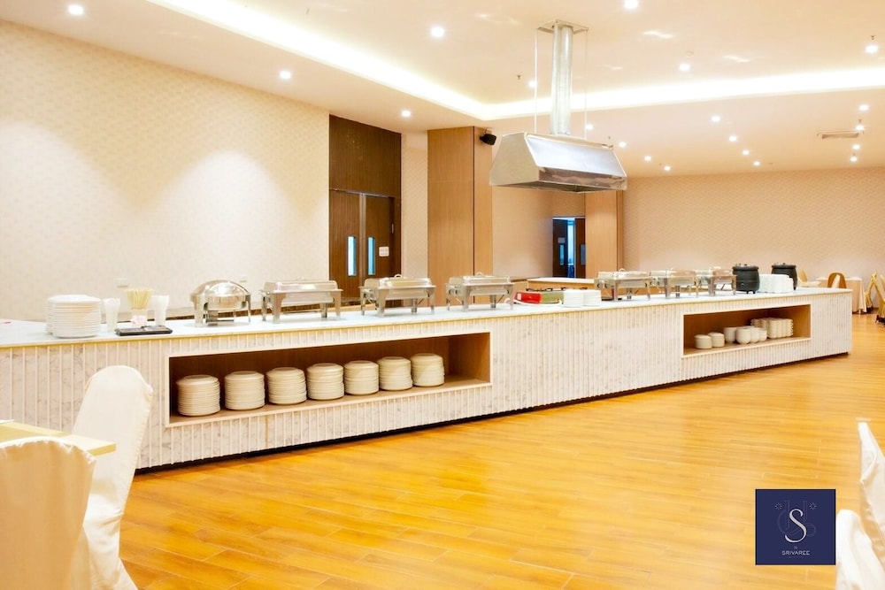 The Srivaree Airport Hotel 10/50