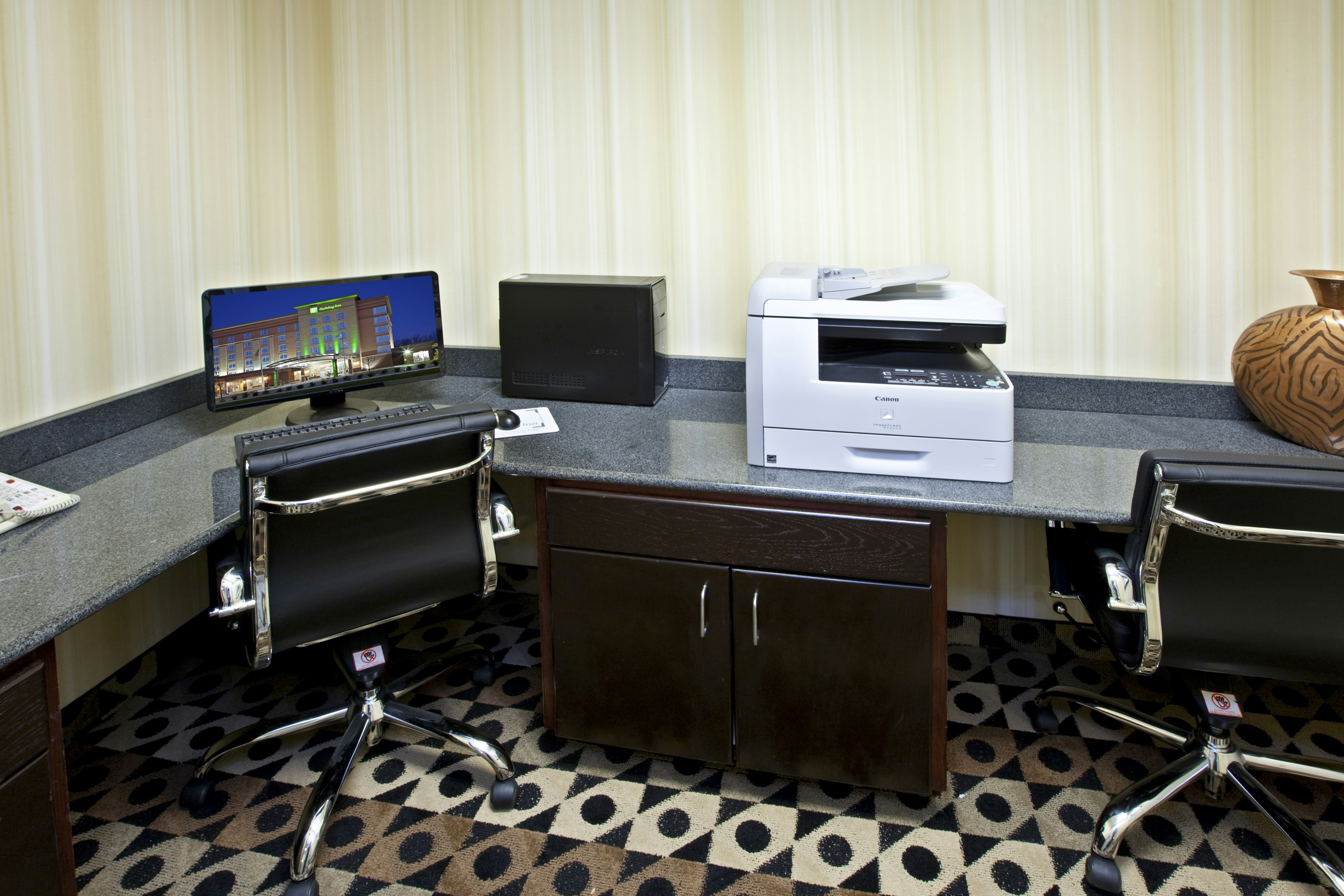Holiday Inn Louisville Airport South 52/62