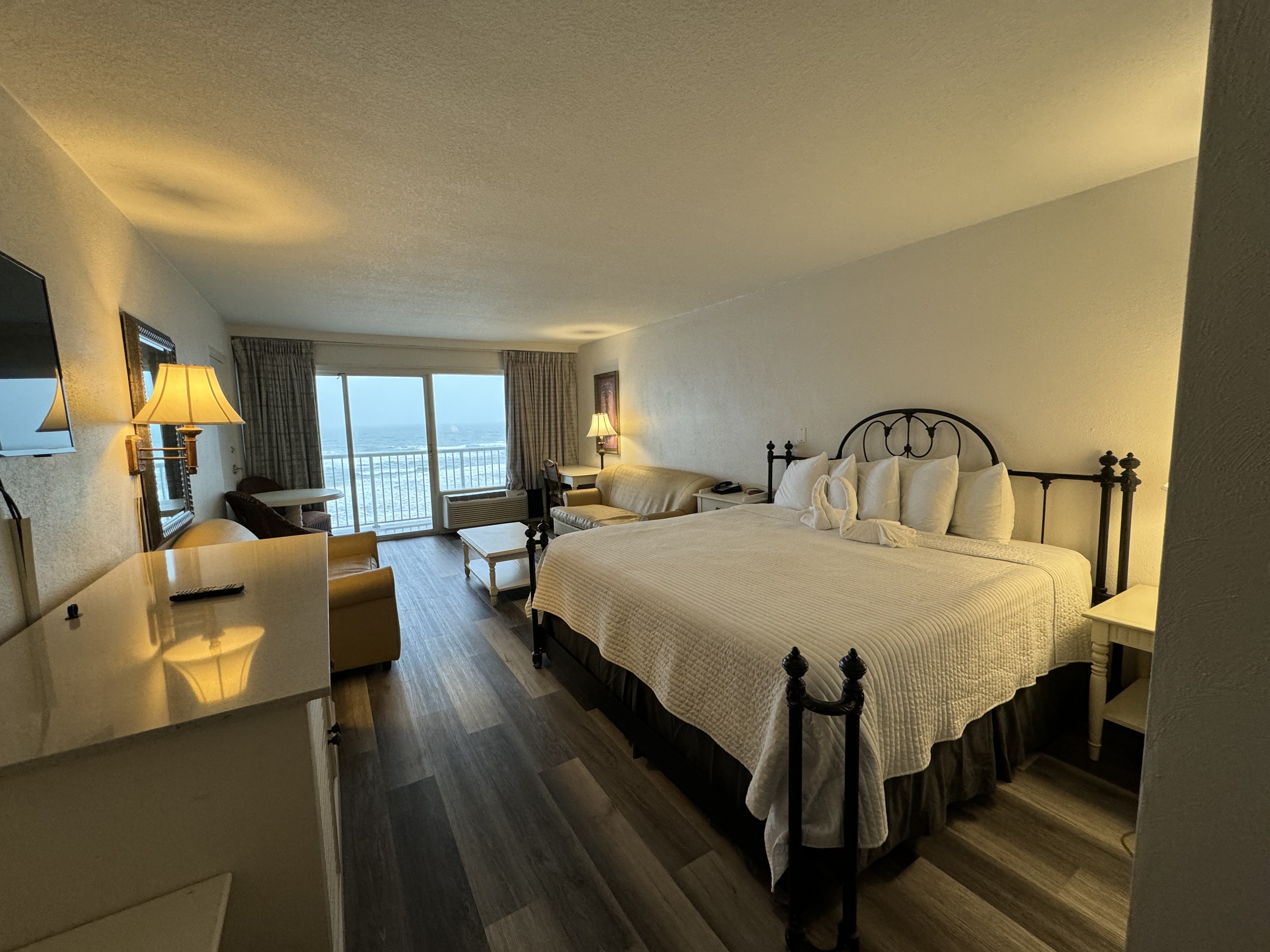 Emerald Shores Resort 24/79