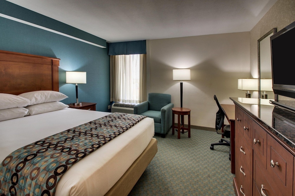 Sonesta Essential Houston Hobby Airport 12/49