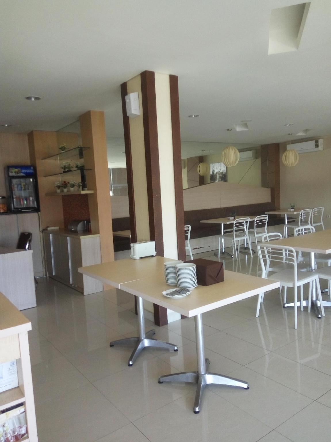Max Hotel Panakkukang Makassar By LIFE 16/30