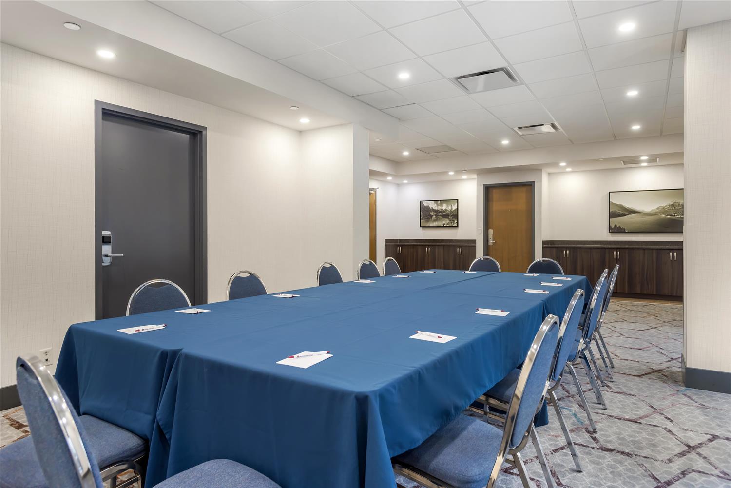Best Western Plus Suites Downtown 35/42