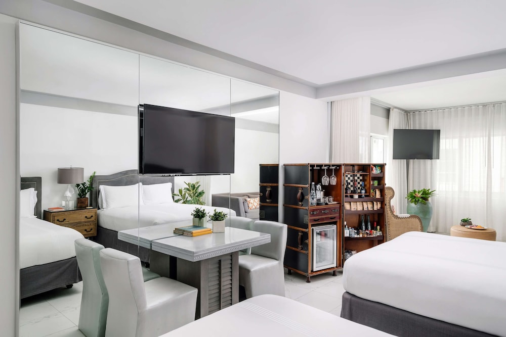 NAUTILUS SONESTA MIAMI BEACH 38/46