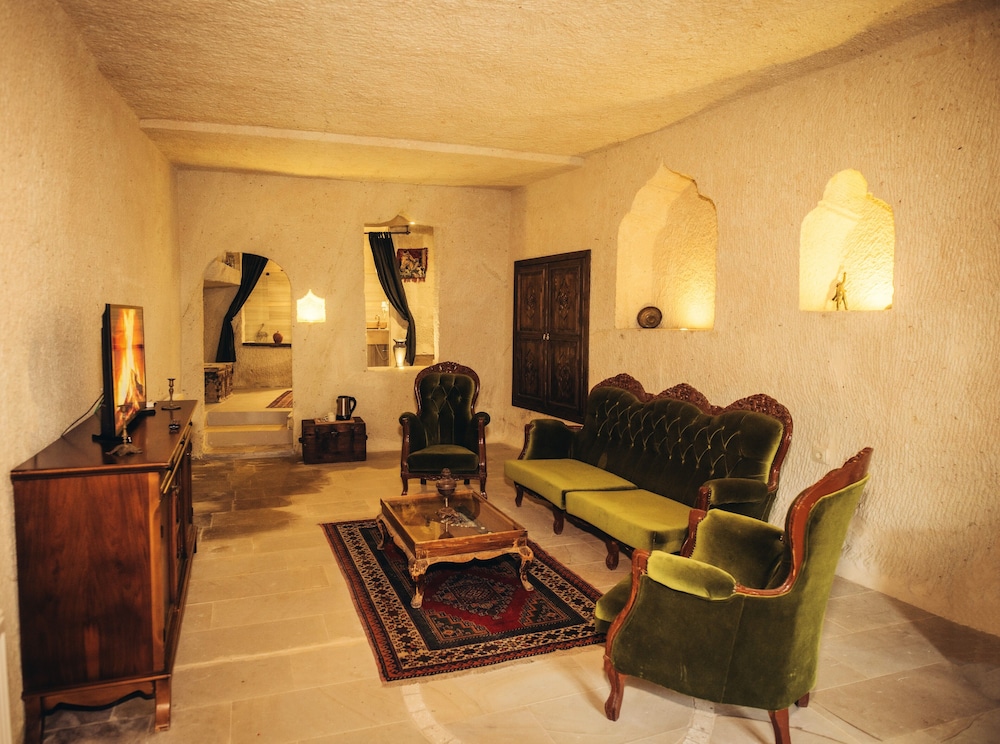 Solin Cave Cappadocia 25/38