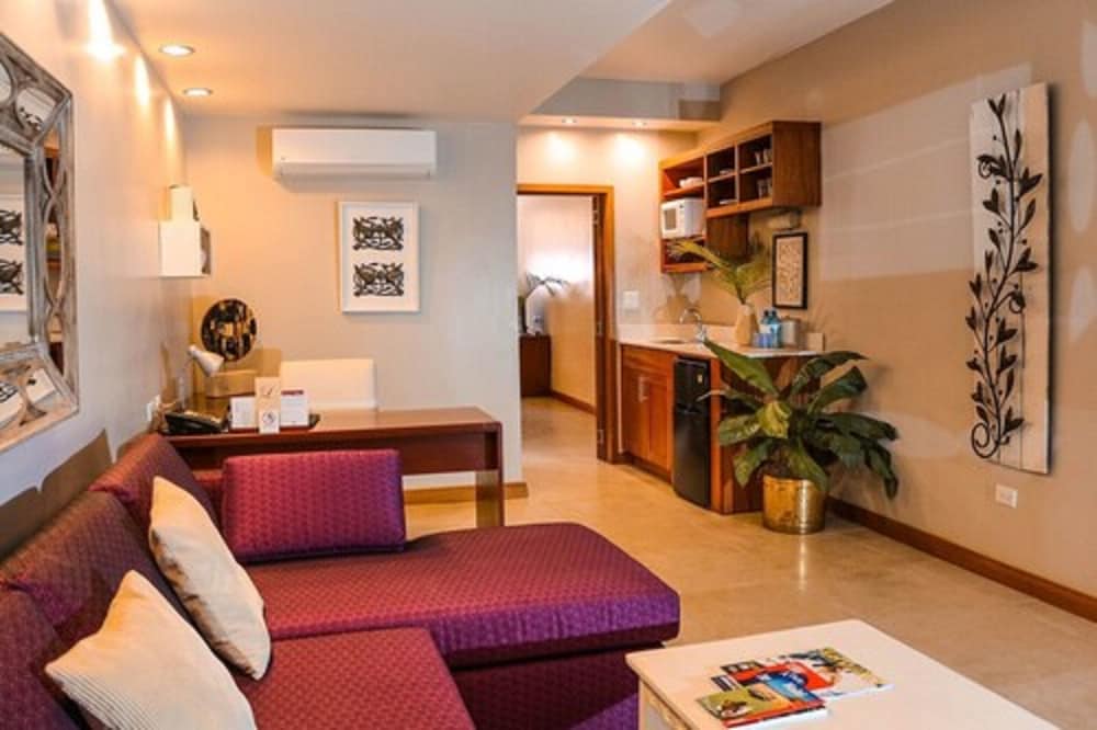 Le Plaza Hotel 45/70