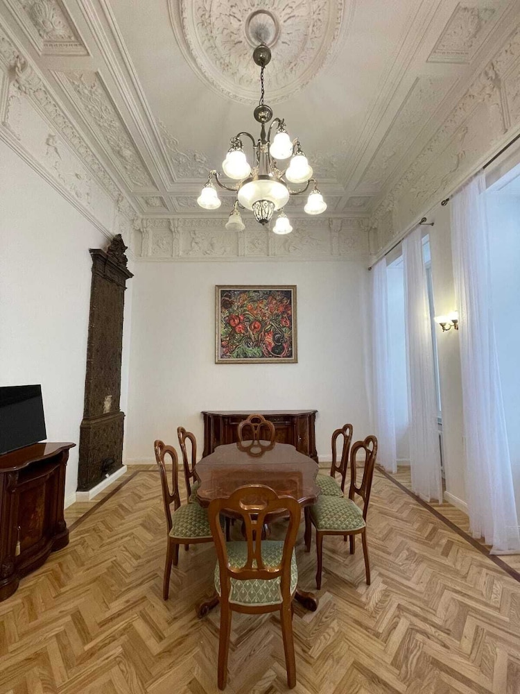 Passage Boutique Hotel 48/78