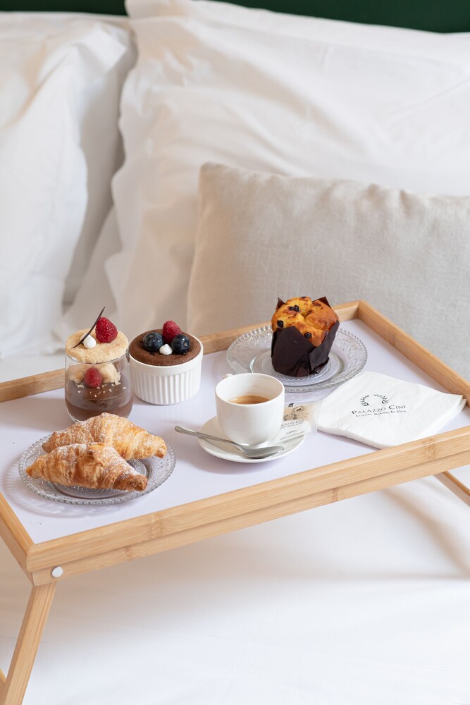 Palazzo Cini Luxury Rooms In Pisa 40/50