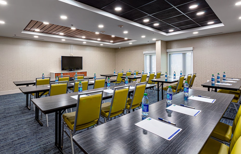 Holiday Inn Express Tampa-Brandon 47/52