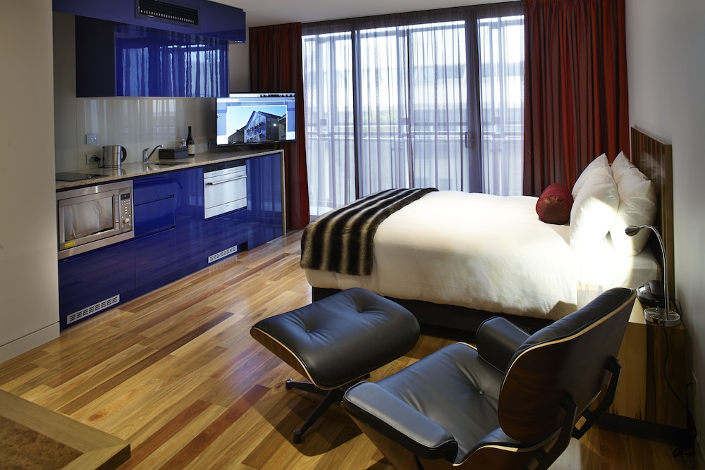 Salamanca Wharf Hotel 34/66