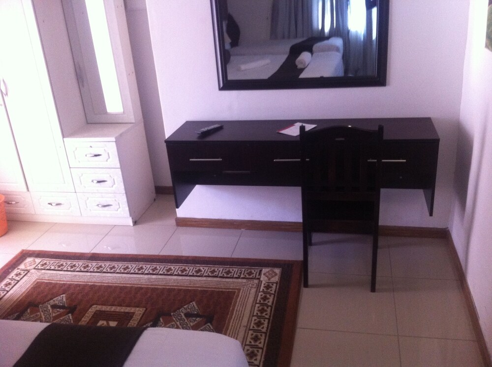Upper Room Guest House 25/30