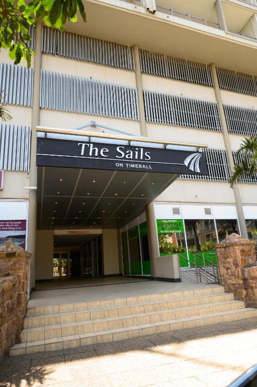 Accommodation Front The Sails 6/50