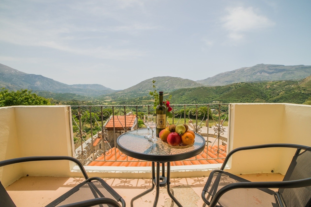Aravanes Mountain Resort And Eco Cuisine 59/75