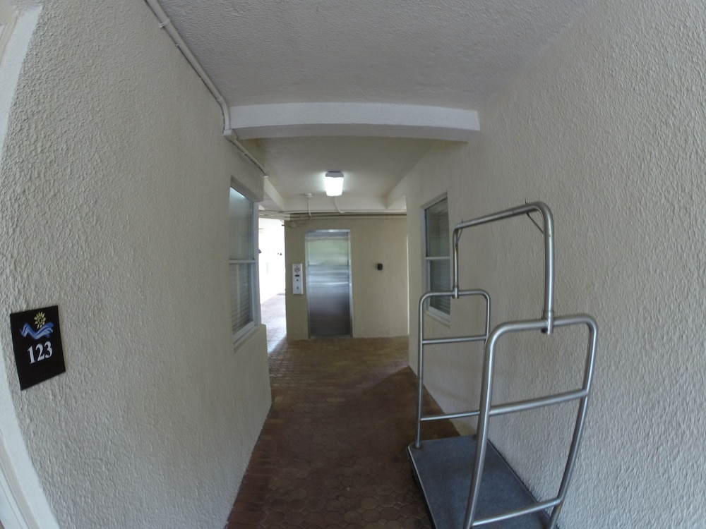 Silver Seas Beach Resort 31/67