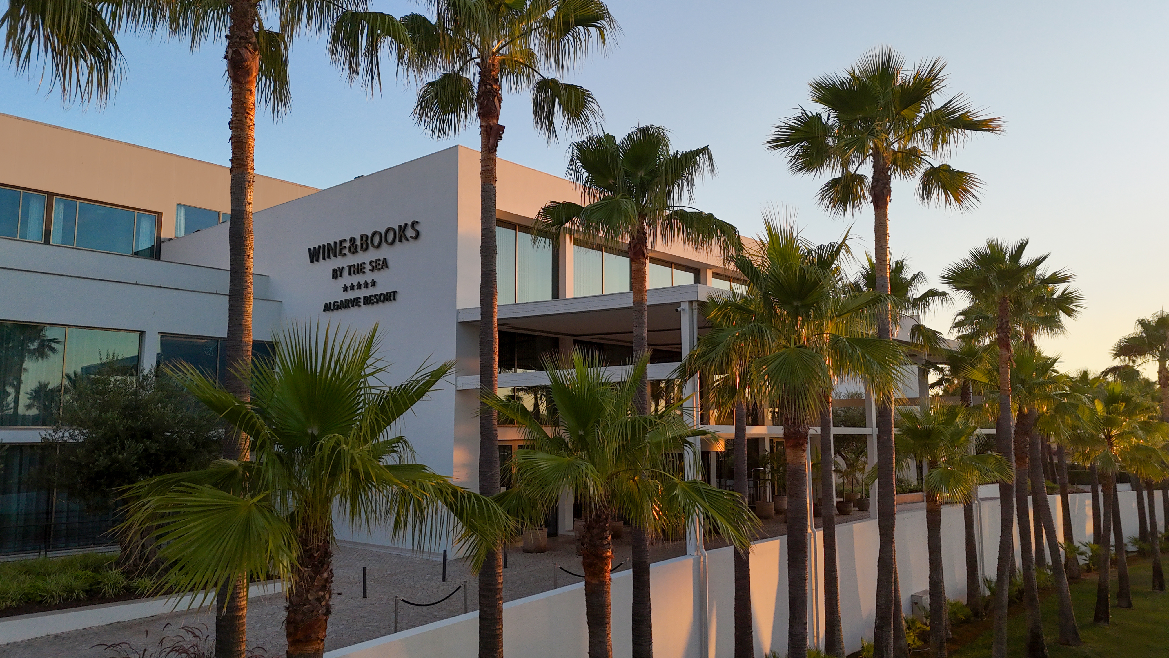 Wine & Books by the sea - Algarve Resort in ALBUFEIRA