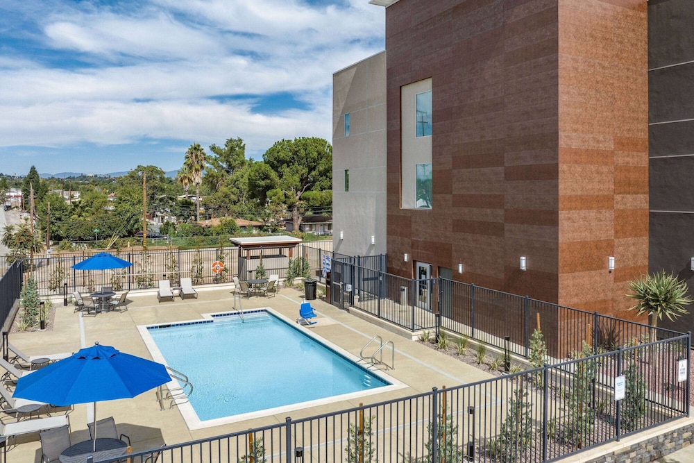 La Quinta Inn & Suites by Wyndham Yucaipa 35/51