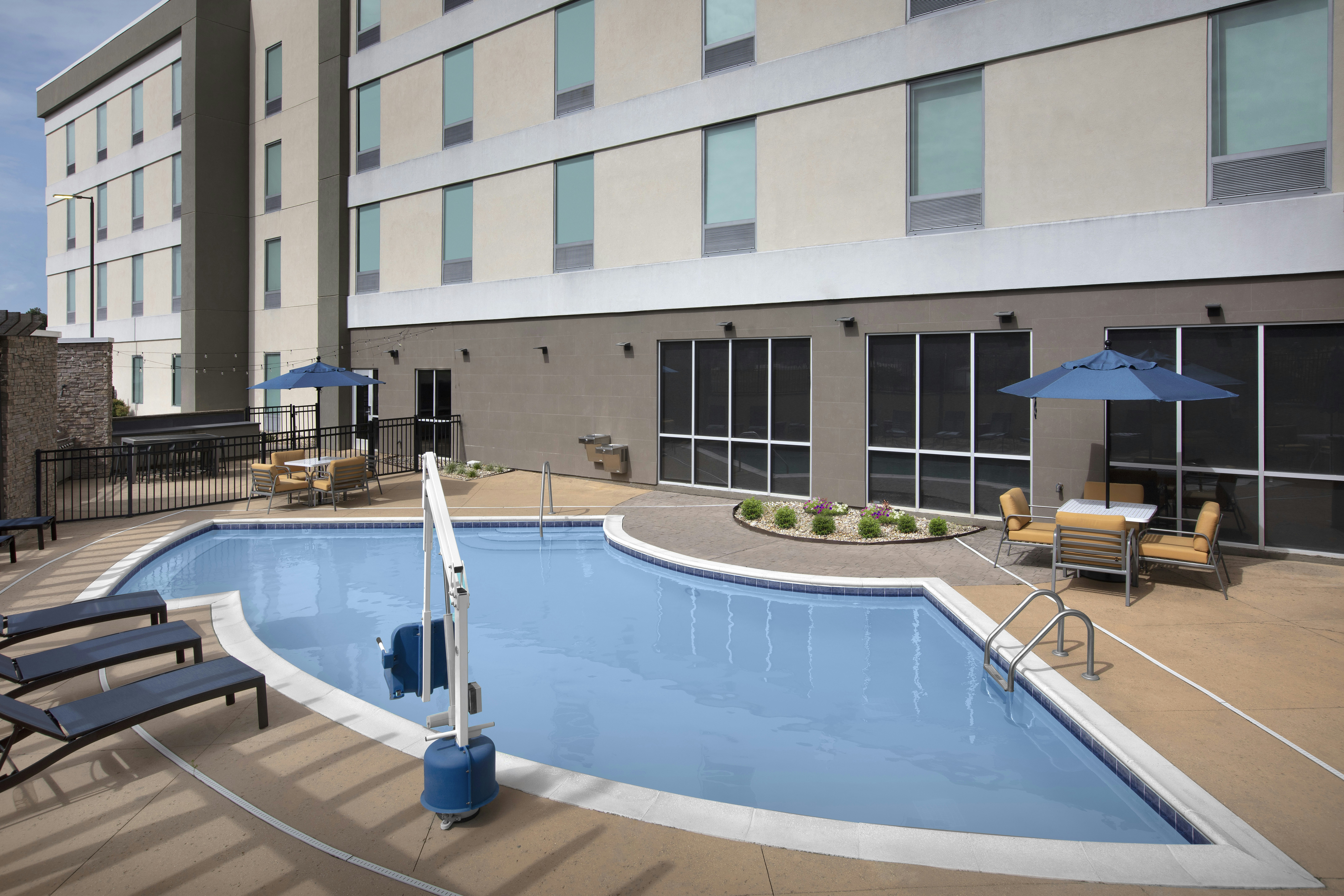 Home2 Suites by Hilton Hattiesburg 26/27