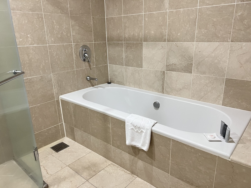 جناح فاخر بسرير كوين، Hotel International 9/10