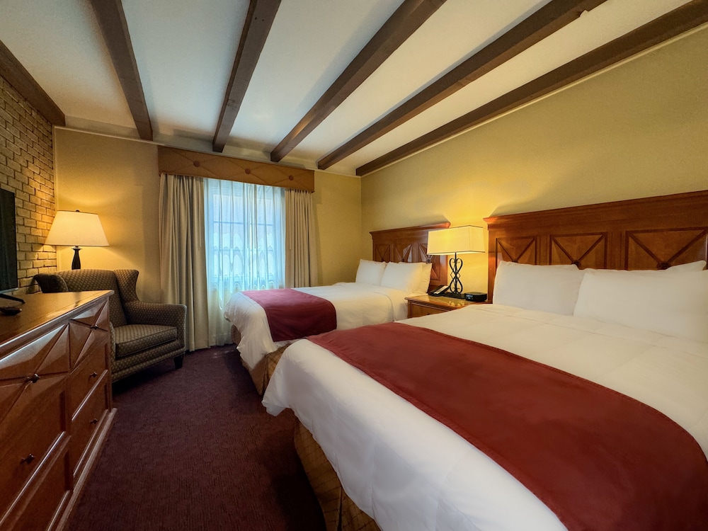 DELUXE, 2 DOUBLE BEDS, RIVER VIEW
