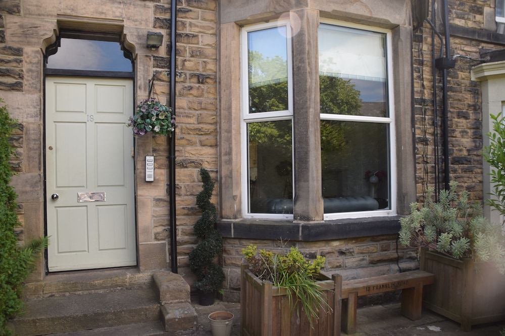Harrogate Elite Living 26/49