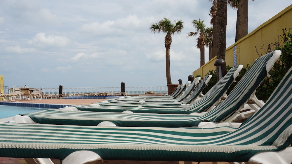 Renaissance Daytona Beach Oceanfront Hotel 4/60
