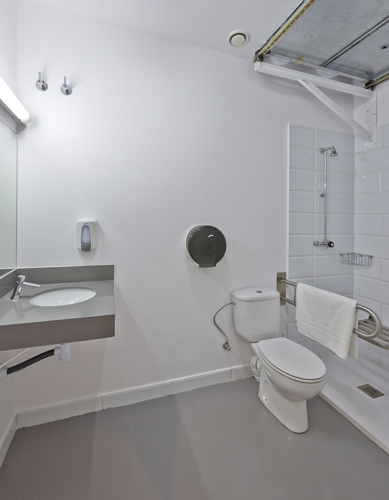 Hola Hostal Collblanc 19/22