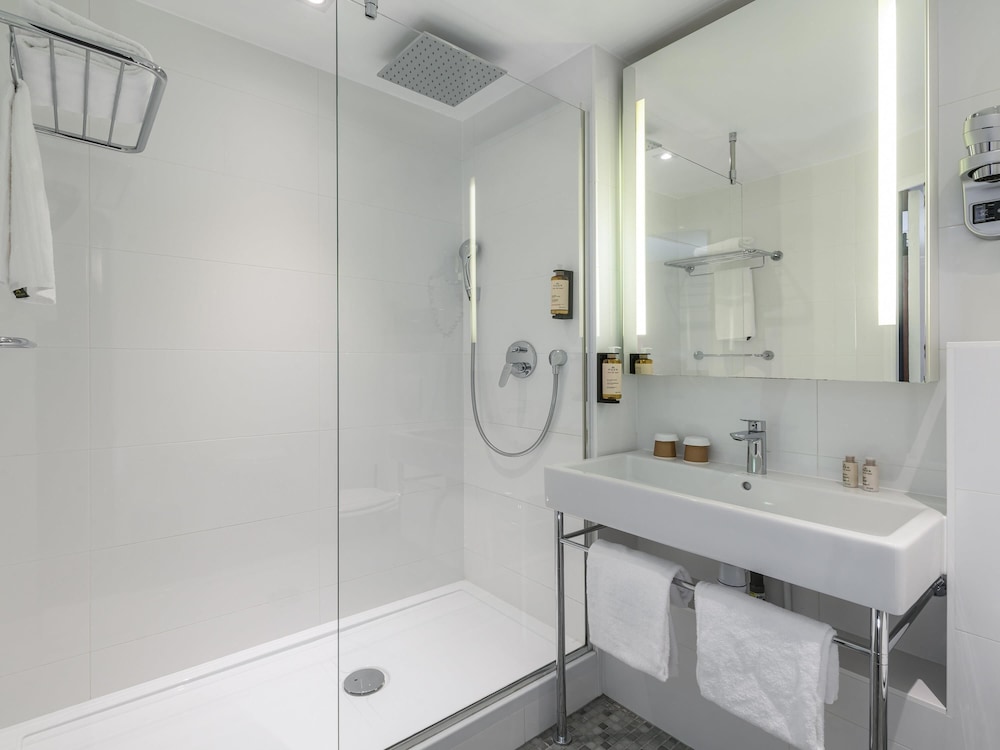 Mercure Paris Montparnasse Pasteur 73/73