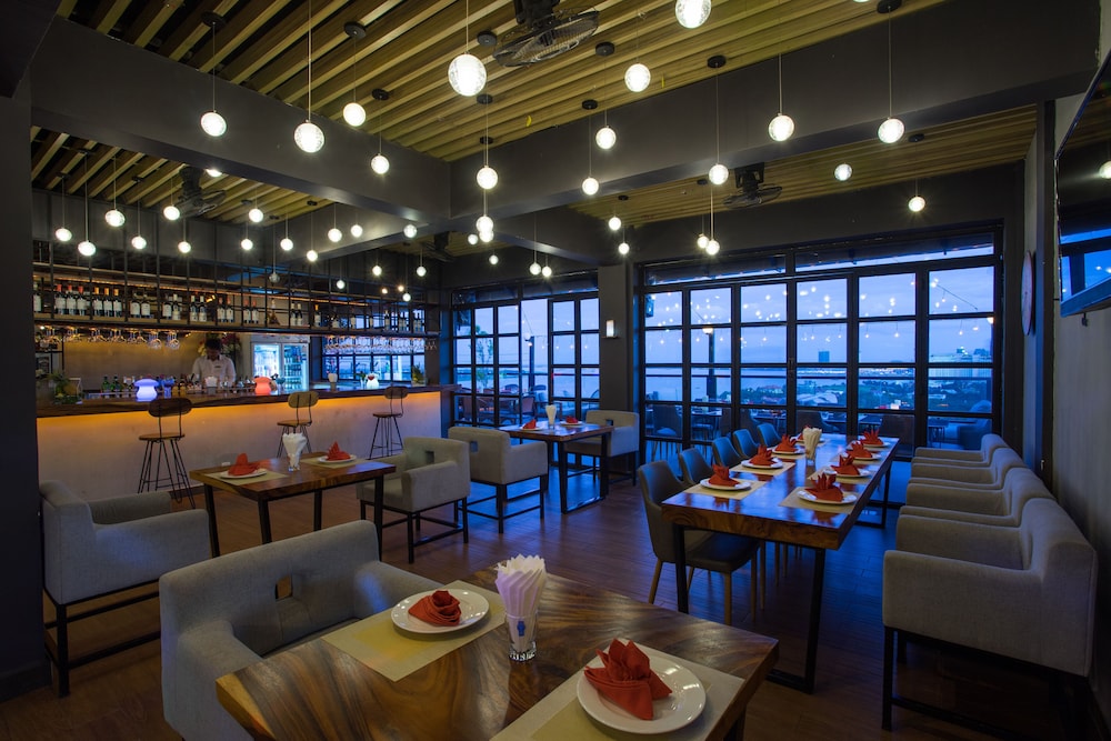 Mekong View Apartment Hotel I 37/43