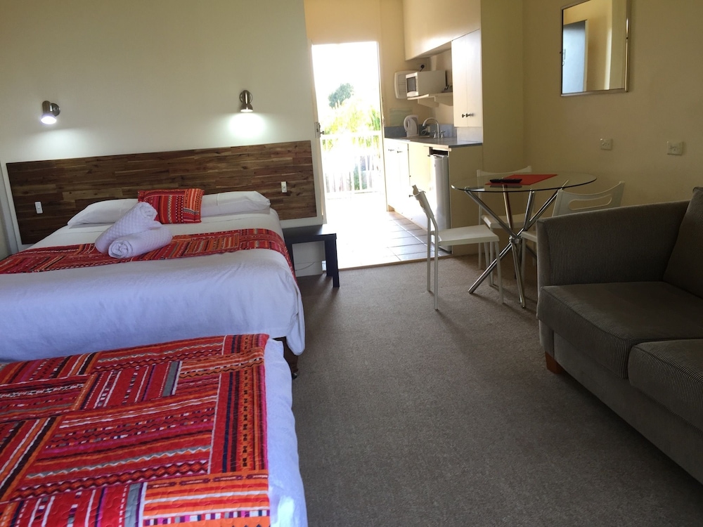 Abel Tasman Waterfront Motel 9/65