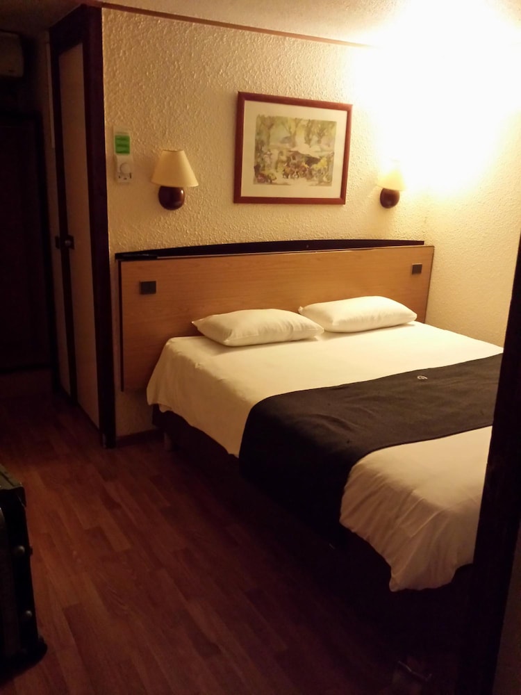 Kyriad Caen Nord Herouville Saint Clair 15/44