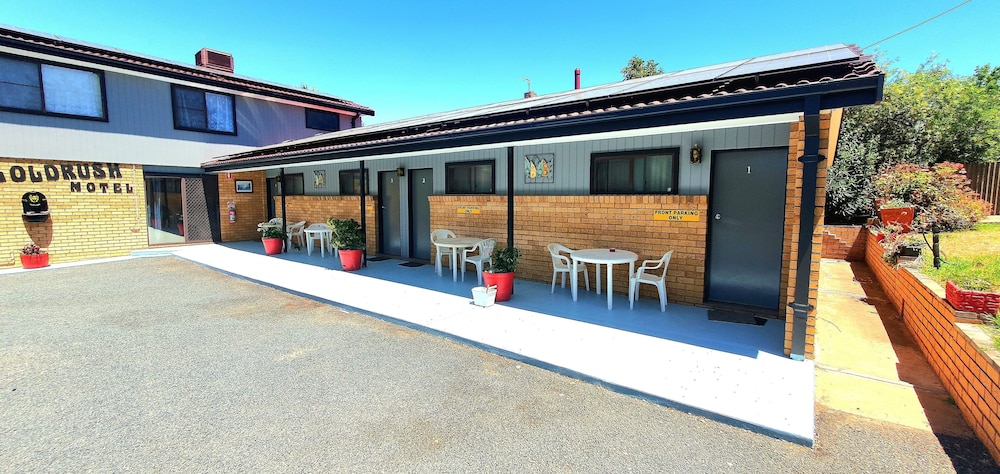 Gold Rush Motel Young 6/59