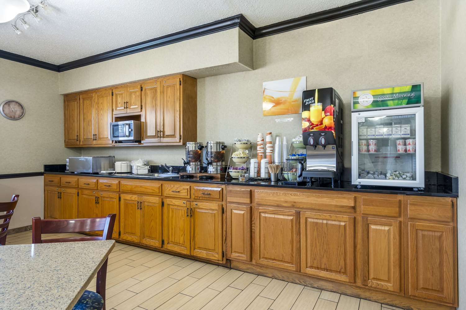 Quality Inn & Suites Delaware South 21/25