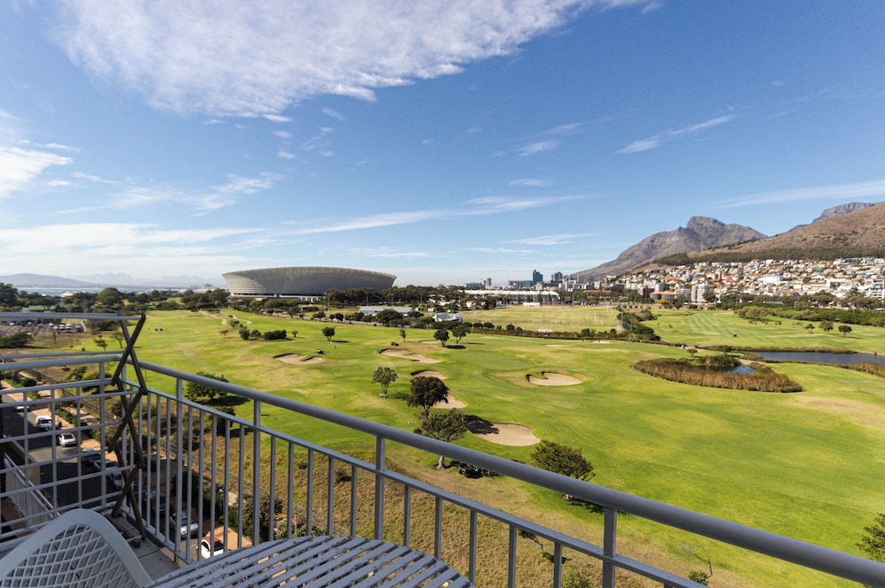 Mouille Point Village 45/50