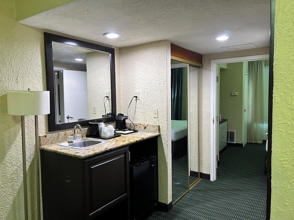 Hotel Flamingo Inn & Suites Vero Beach I-95 54/54