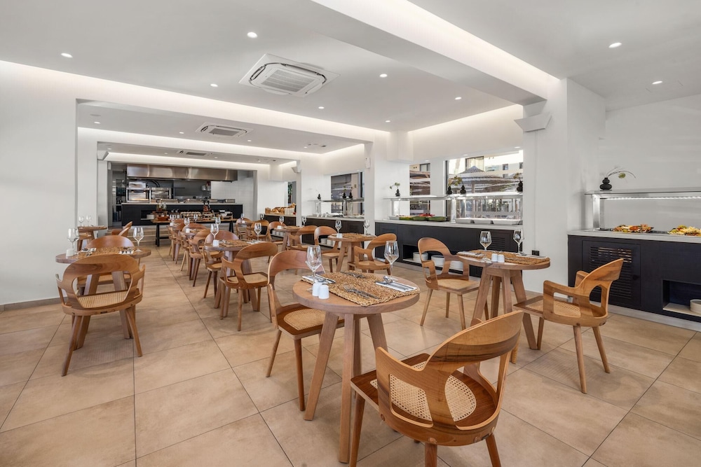 Cabana Blu Lifestyle Boutique Hotel & Suites 40/65