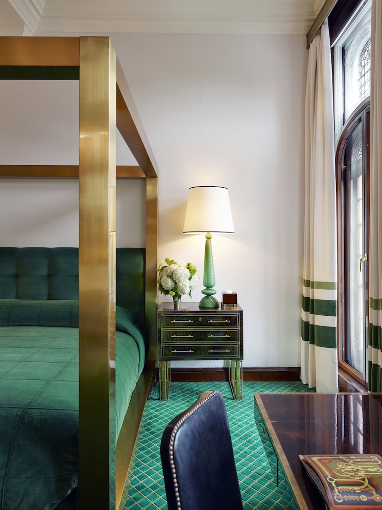 Milestone Hotel 60/85