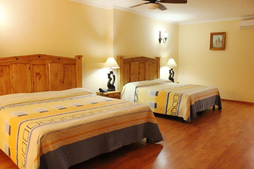 Hotel Meson De La Merced 12/45