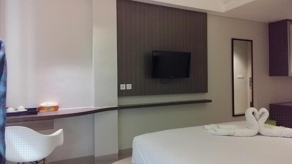 Emerald Hotel 19/59