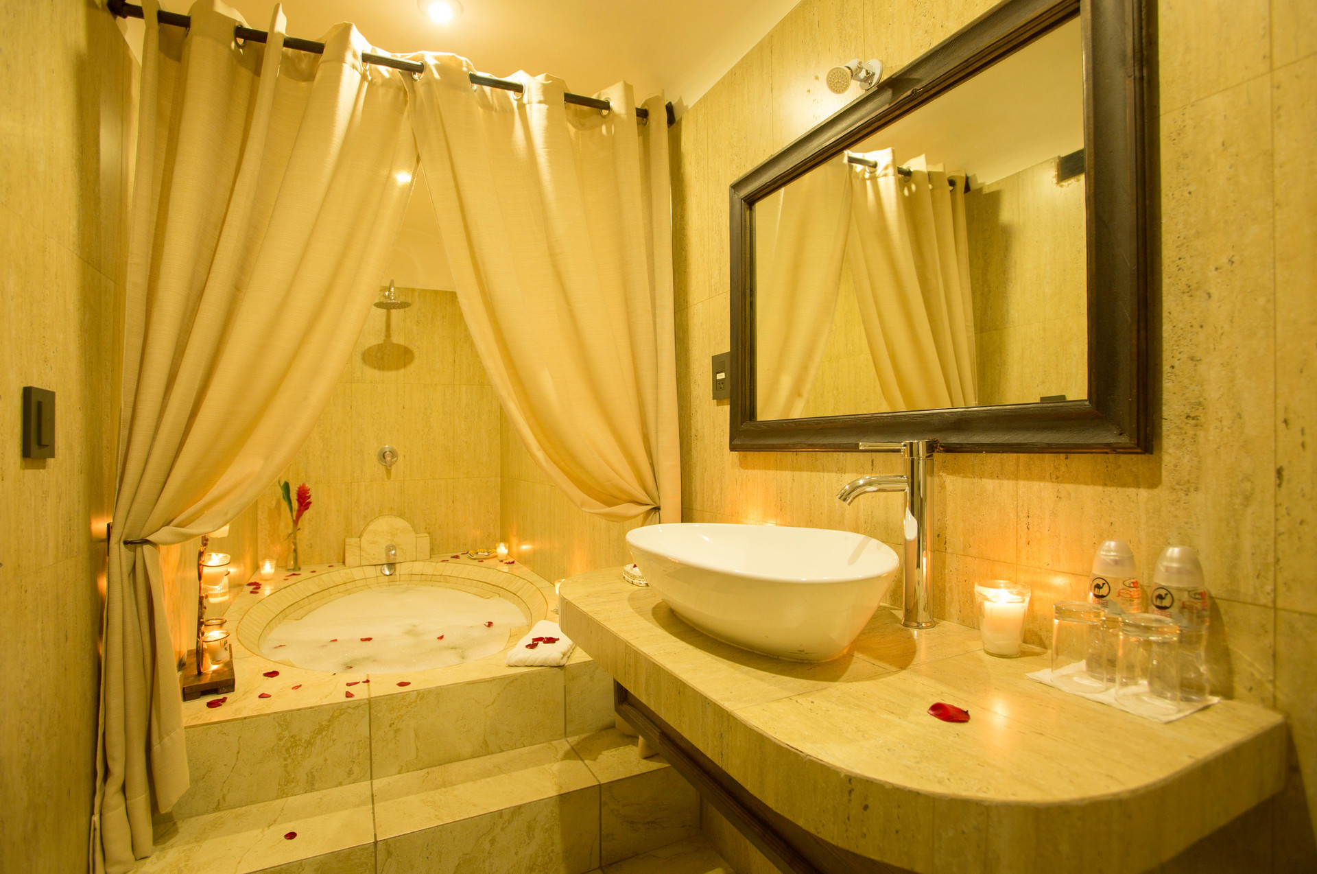 جناح جونيور، Ciel Luxe Hotels Antigua Guatemala 2/2